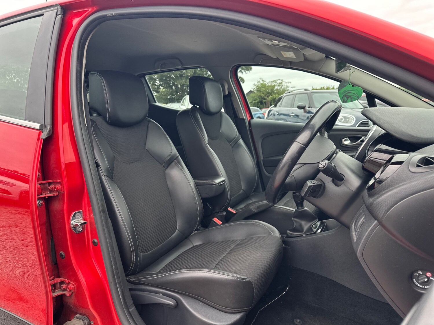 Used Renault Clio 2017 for sale - 76003020: Photo 46