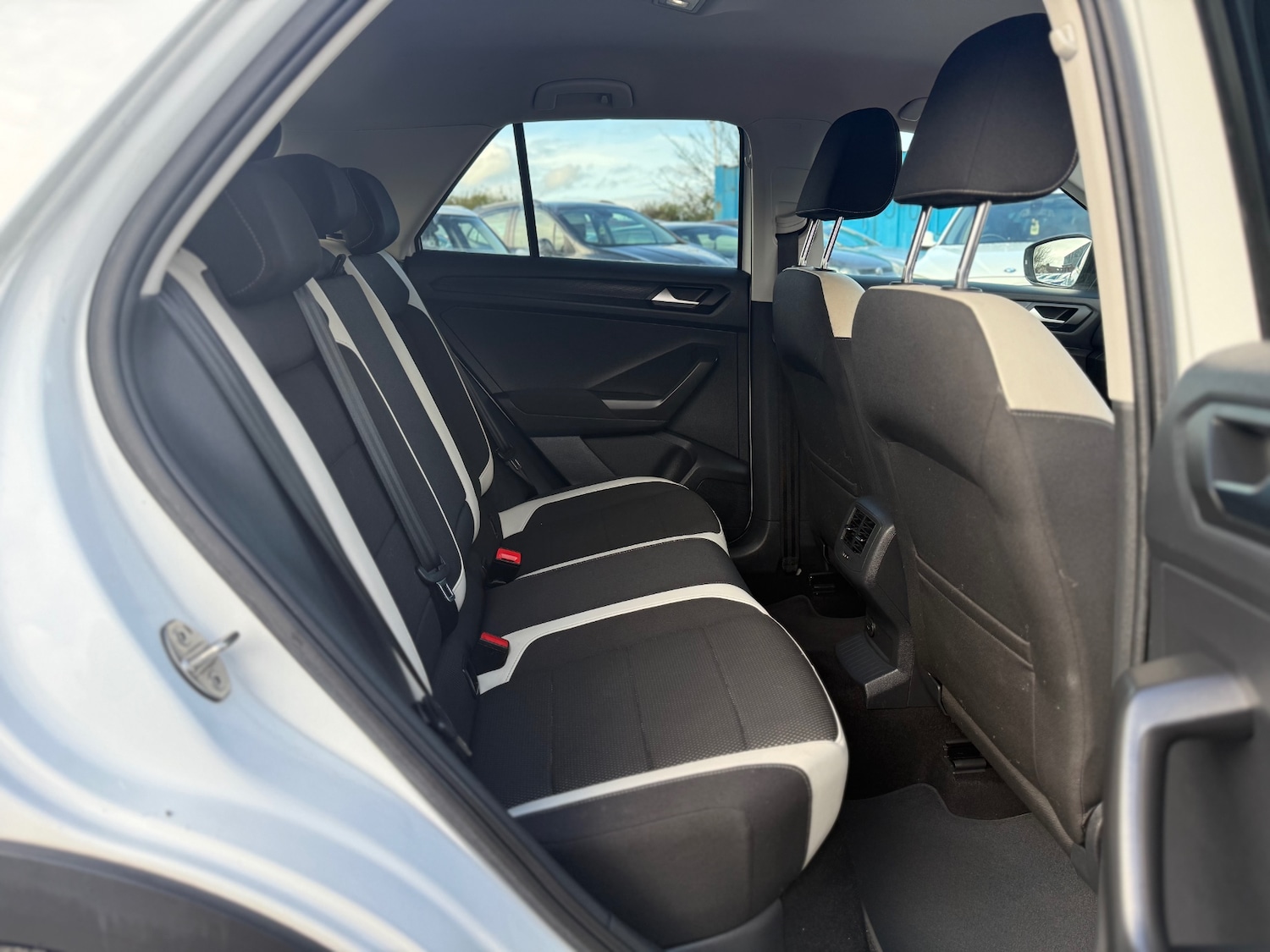 Used Volkswagen T-Roc 2018 for sale - 77731096: Photo 12