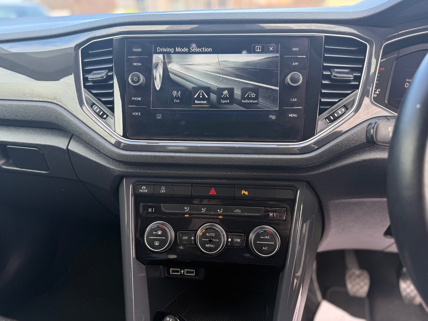 Used Volkswagen T-Roc 2018 for sale - 77731096: Photo 19