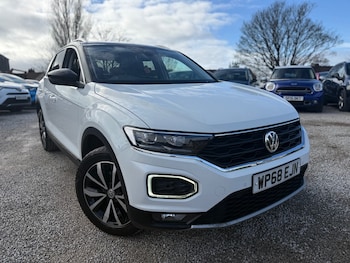 Used Volkswagen T-Roc 2018 for sale - 77731096: Photo