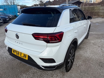 Used Volkswagen T-Roc 2018 for sale - 77731096: Photo
