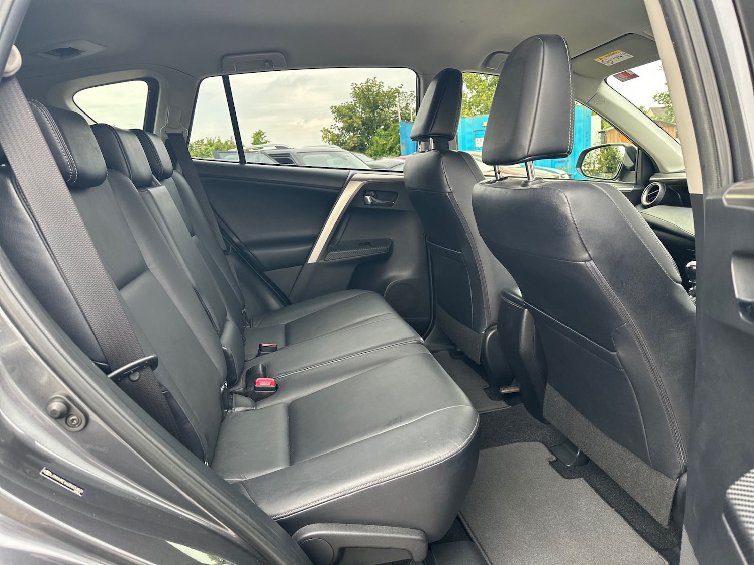 Used Toyota RAV4 2015 for sale - 76153959: Photo 15
