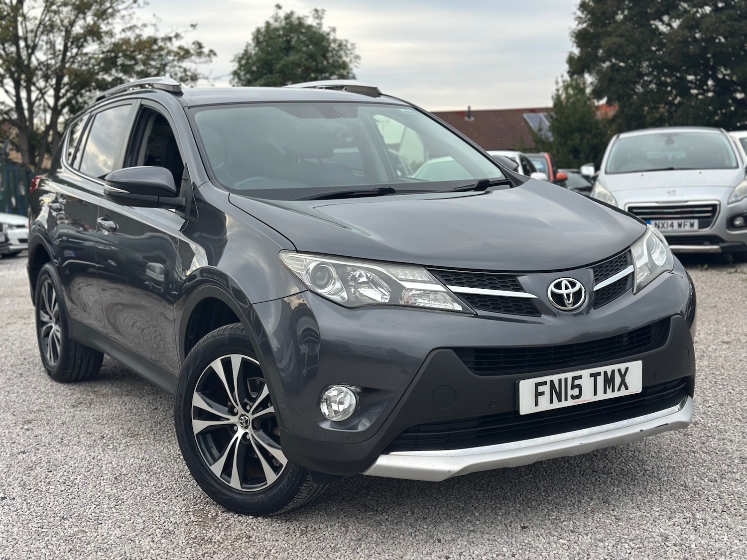 Used Toyota RAV4 2015 for sale - 76153959: Photo 2