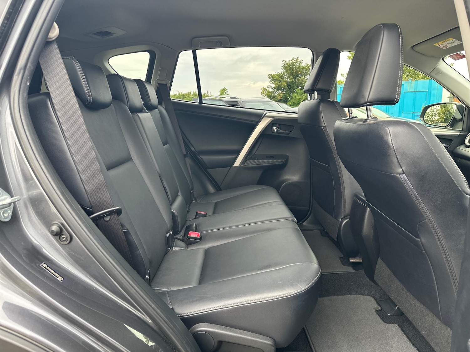 Used Toyota RAV4 2015 for sale - 76153959: Photo 47