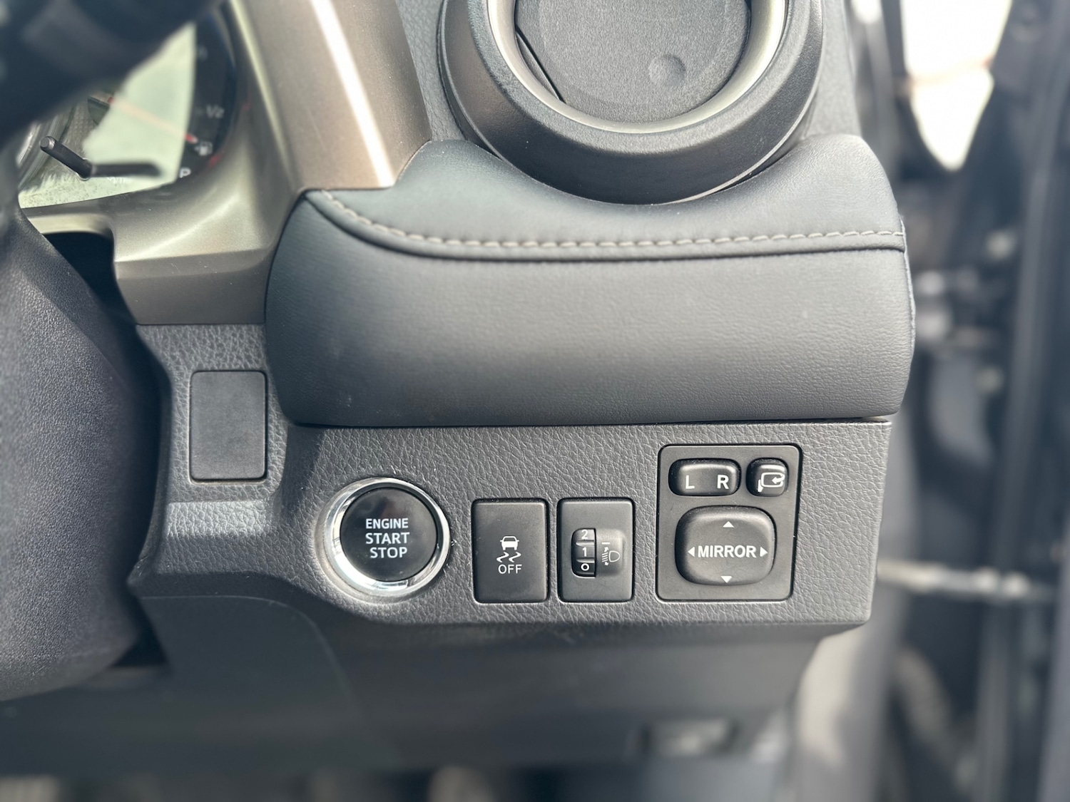 Used Toyota RAV4 2015 for sale - 76153959: Photo 52