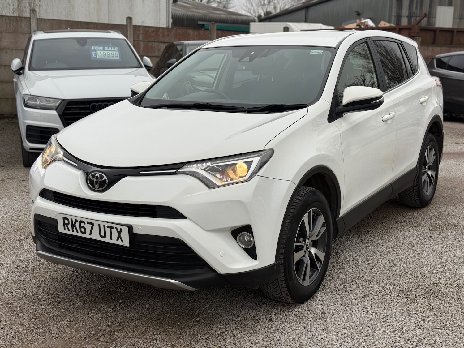 Used Toyota RAV4 2017 for sale - 77019455: Photo 10