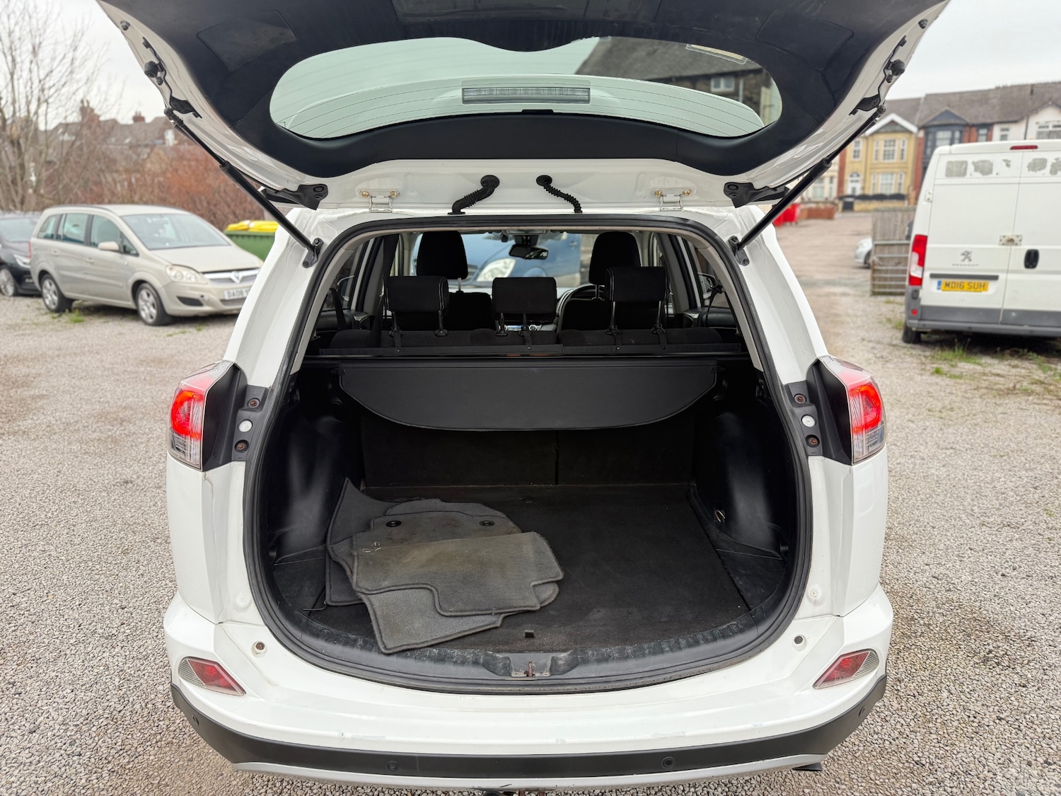 Used Toyota RAV4 2017 for sale - 77019455: Photo 14