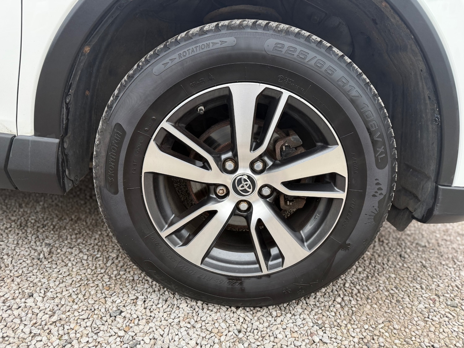 Used Toyota RAV4 2017 for sale - 77019455: Photo 24