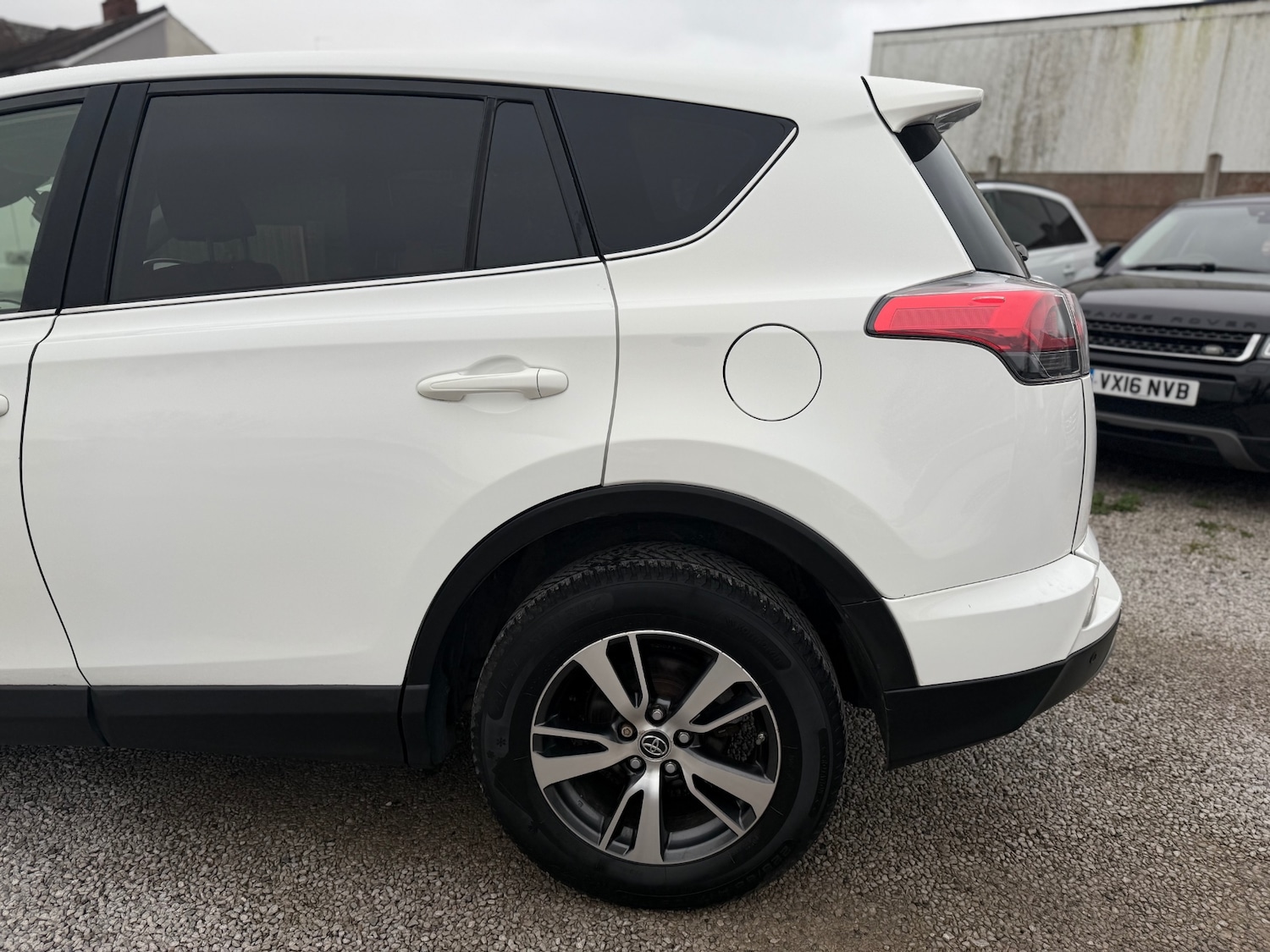 Used Toyota RAV4 2017 for sale - 77019455: Photo 32