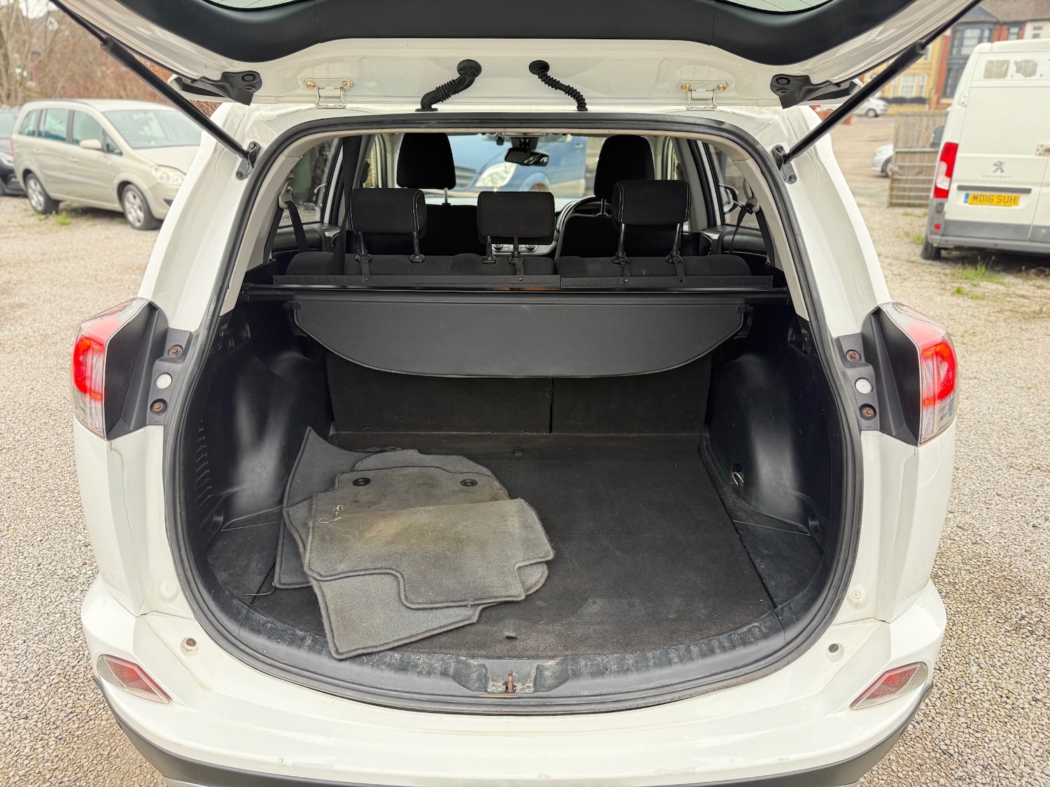 Used Toyota RAV4 2017 for sale - 77019455: Photo 35