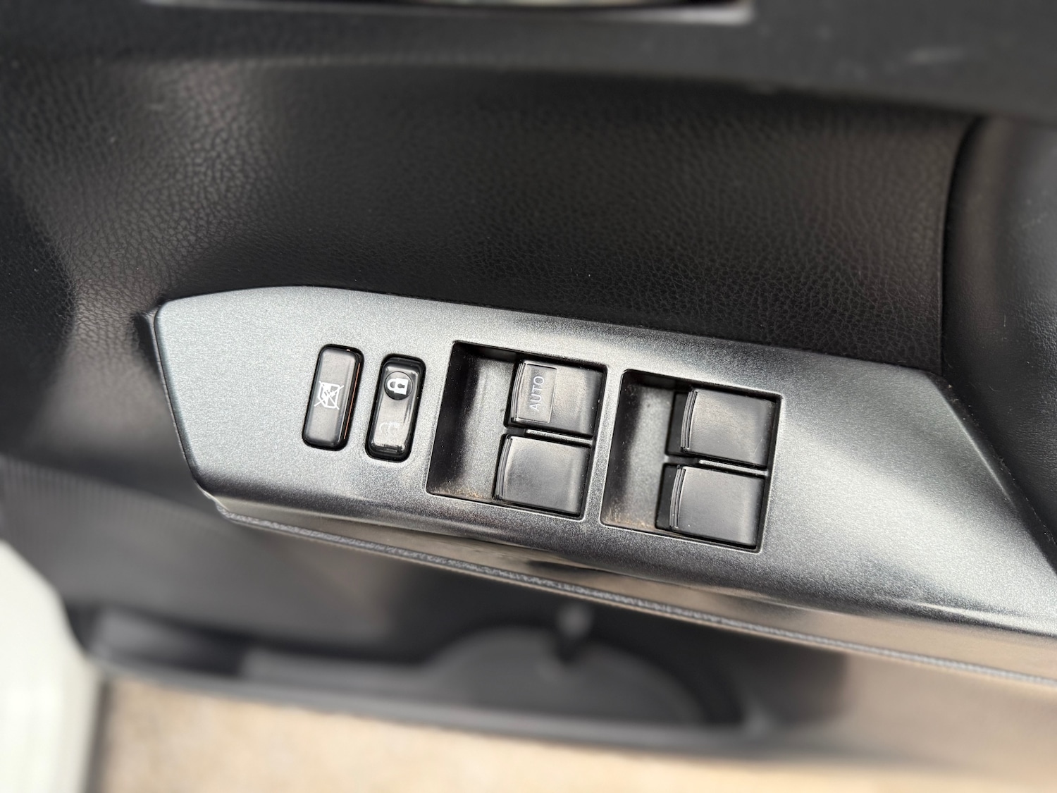 Used Toyota RAV4 2017 for sale - 77019455: Photo 38