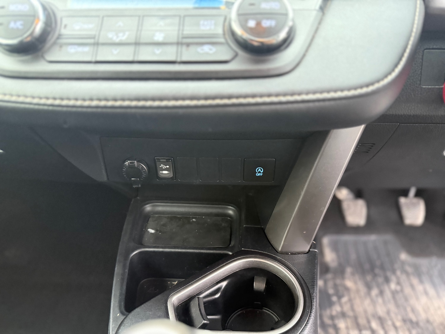 Used Toyota RAV4 2017 for sale - 77019455: Photo 42