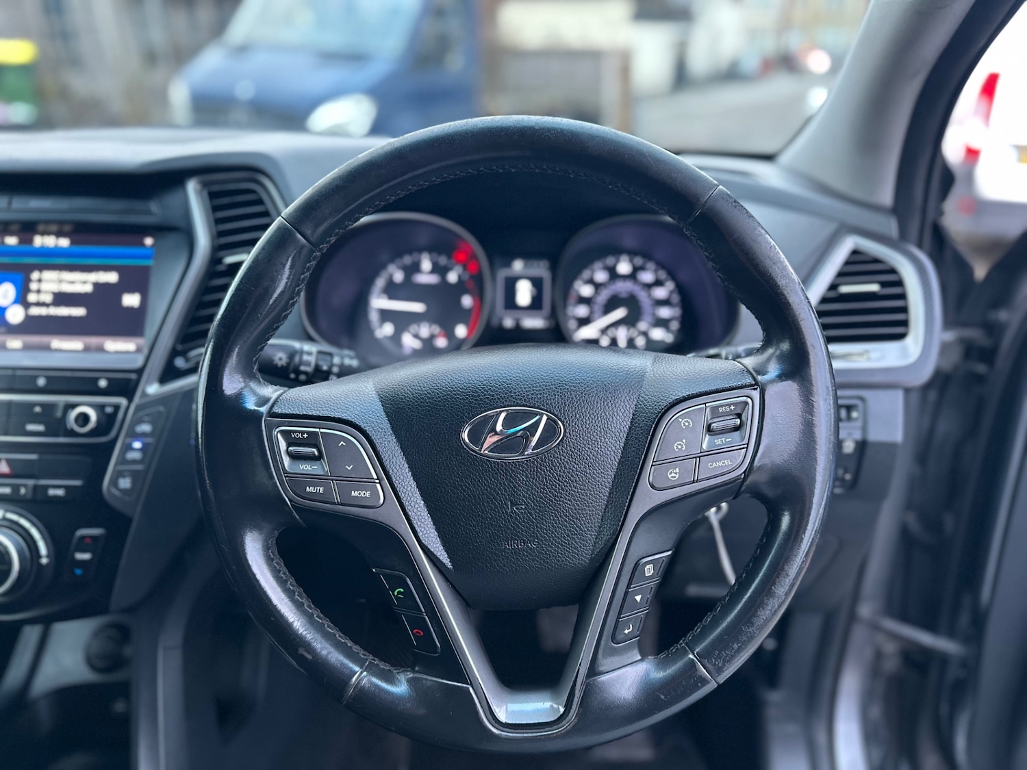 Used Hyundai Santa Fe 2015 for sale - 76919428: Photo 16