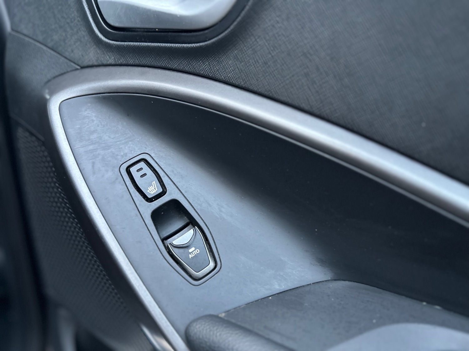 Used Hyundai Santa Fe 2015 for sale - 76919428: Photo 20