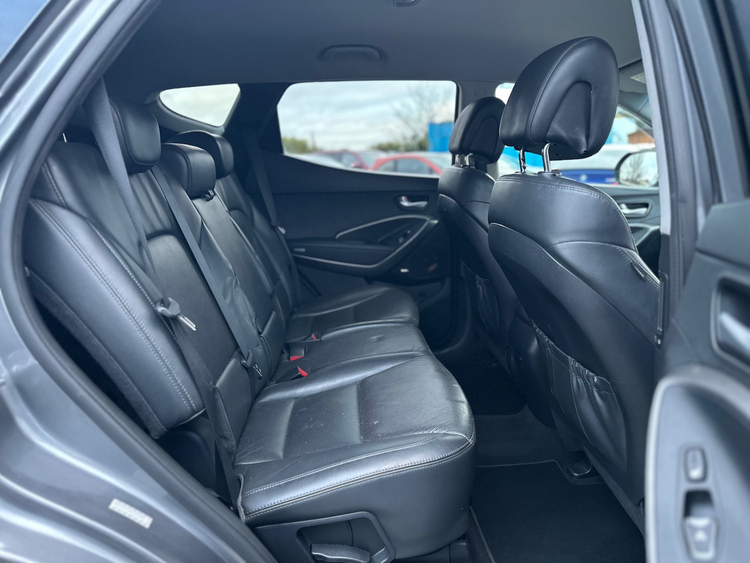 Used Hyundai Santa Fe 2015 for sale - 76919428: Photo 40