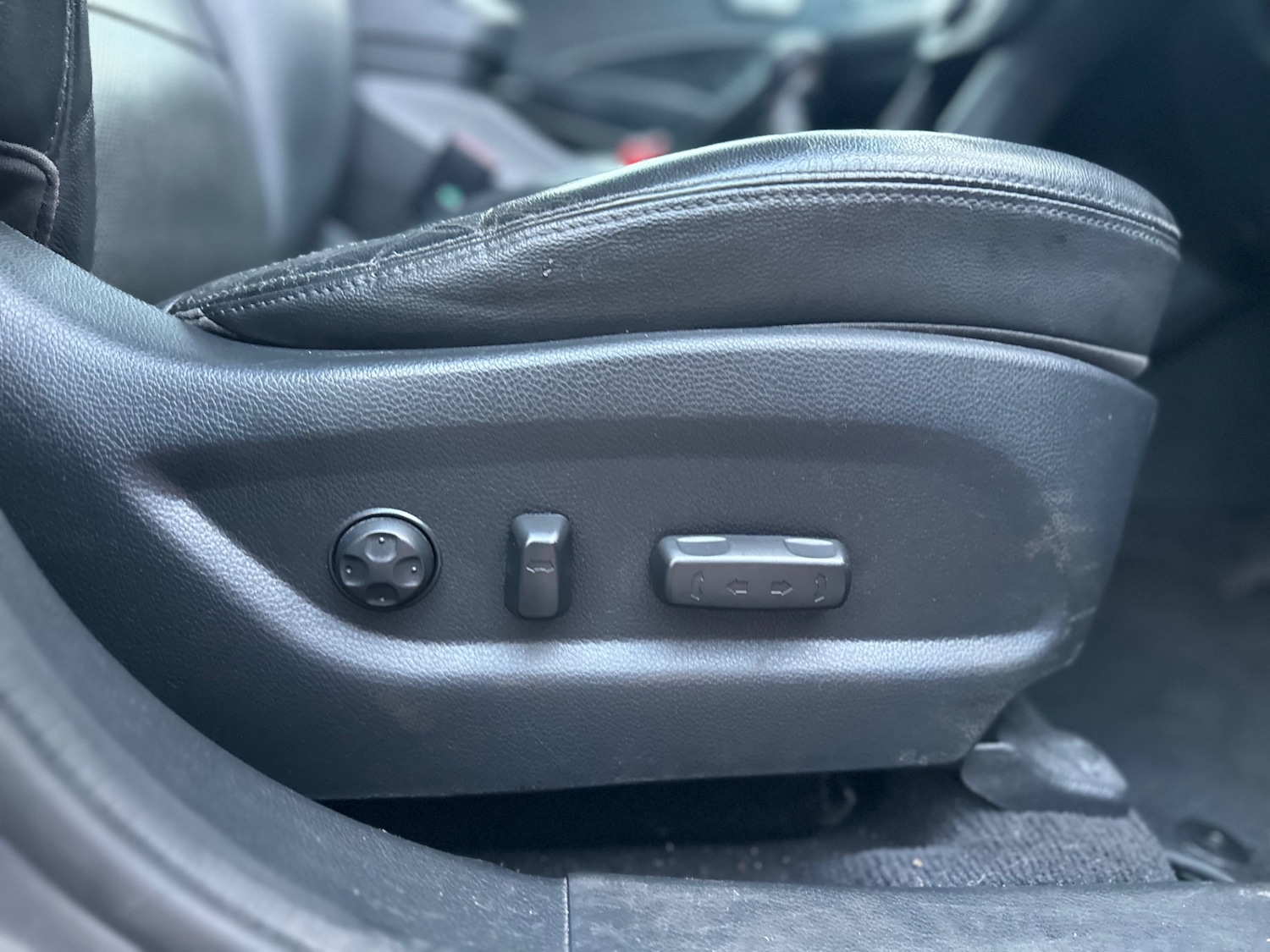 Used Hyundai Santa Fe 2015 for sale - 76919428: Photo 43