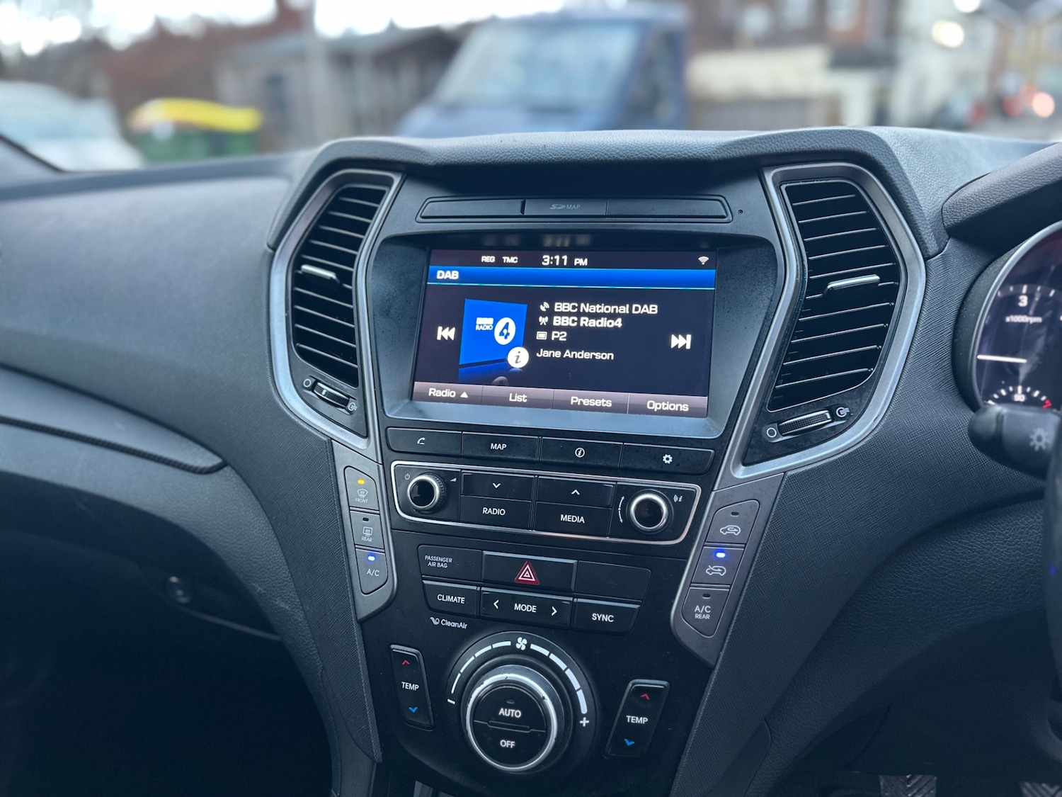 Used Hyundai Santa Fe 2015 for sale - 76919428: Photo 45