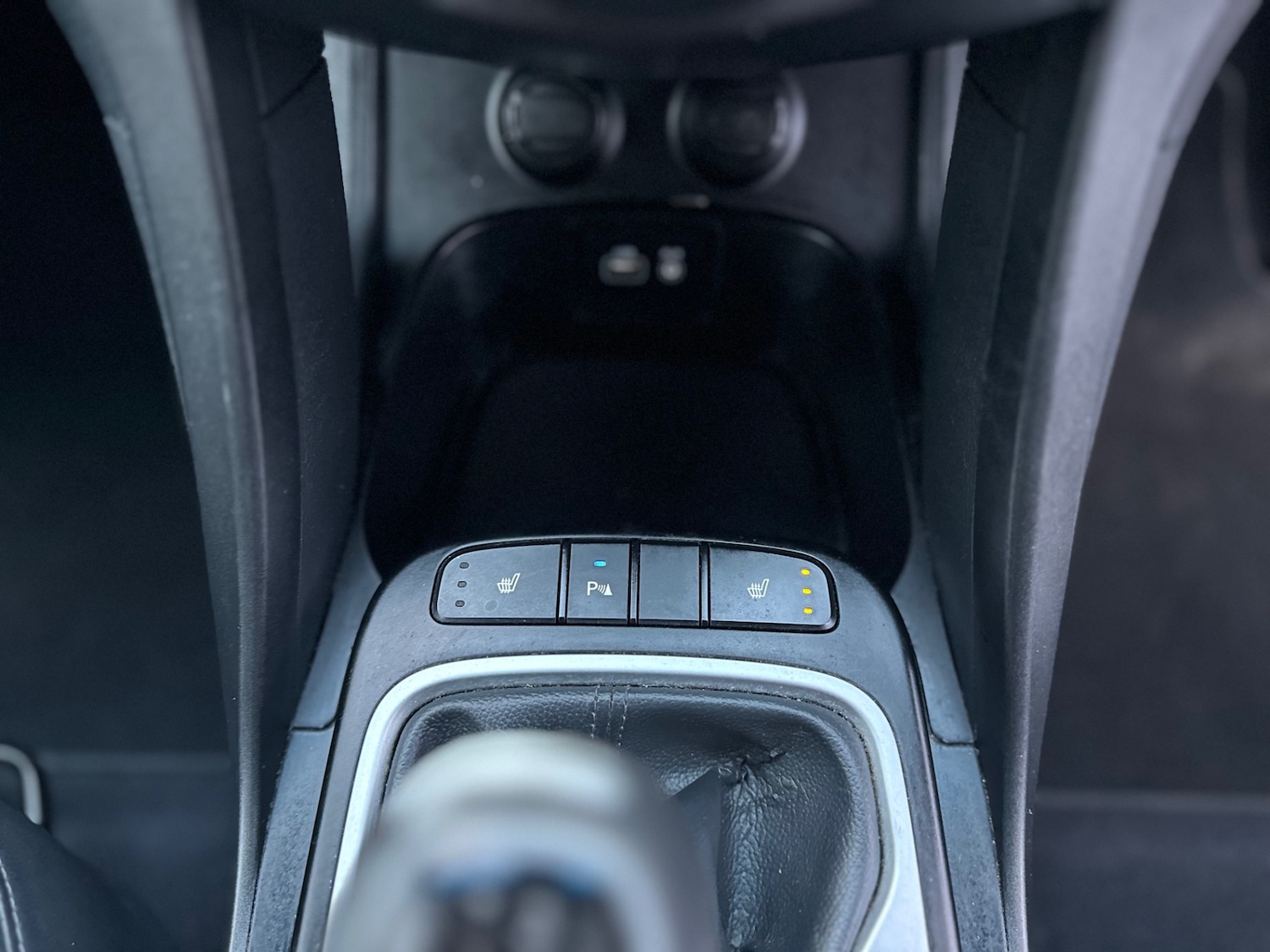 Used Hyundai Santa Fe 2015 for sale - 76919428: Photo 46