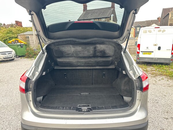 Used Nissan Qashqai 2014 for sale - 76121235: Photo 11