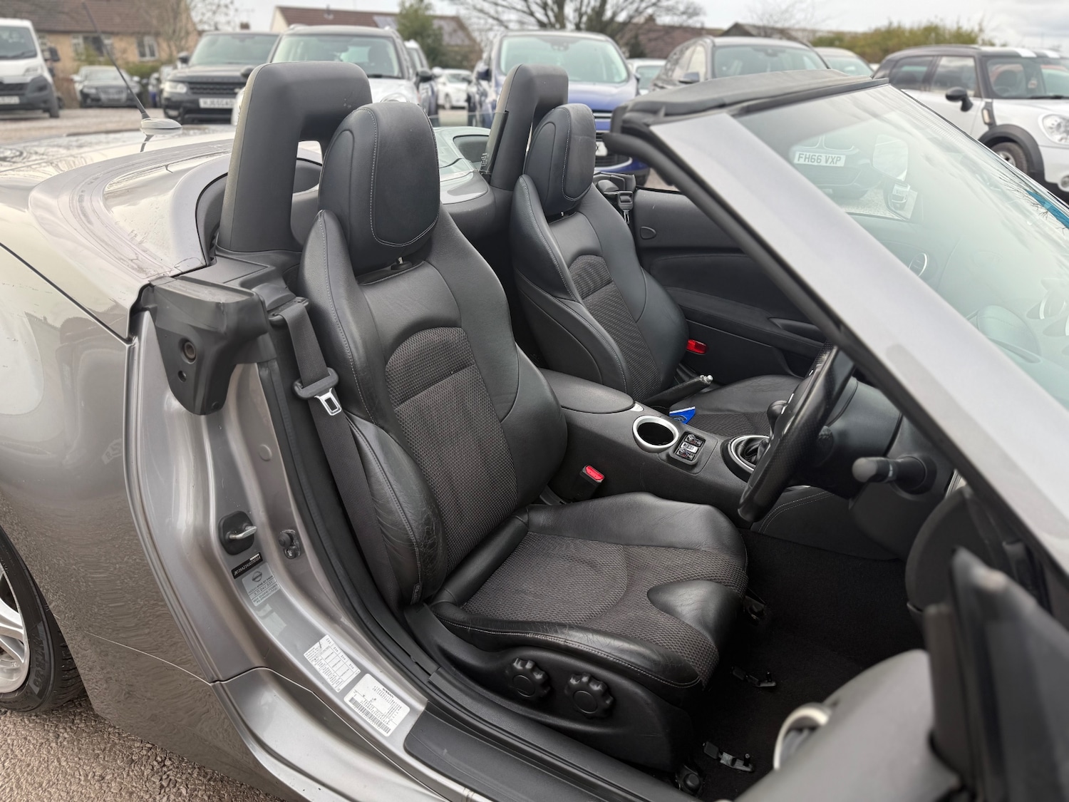 Used Nissan 370 Z 2010 for sale - 77556887: Photo 10