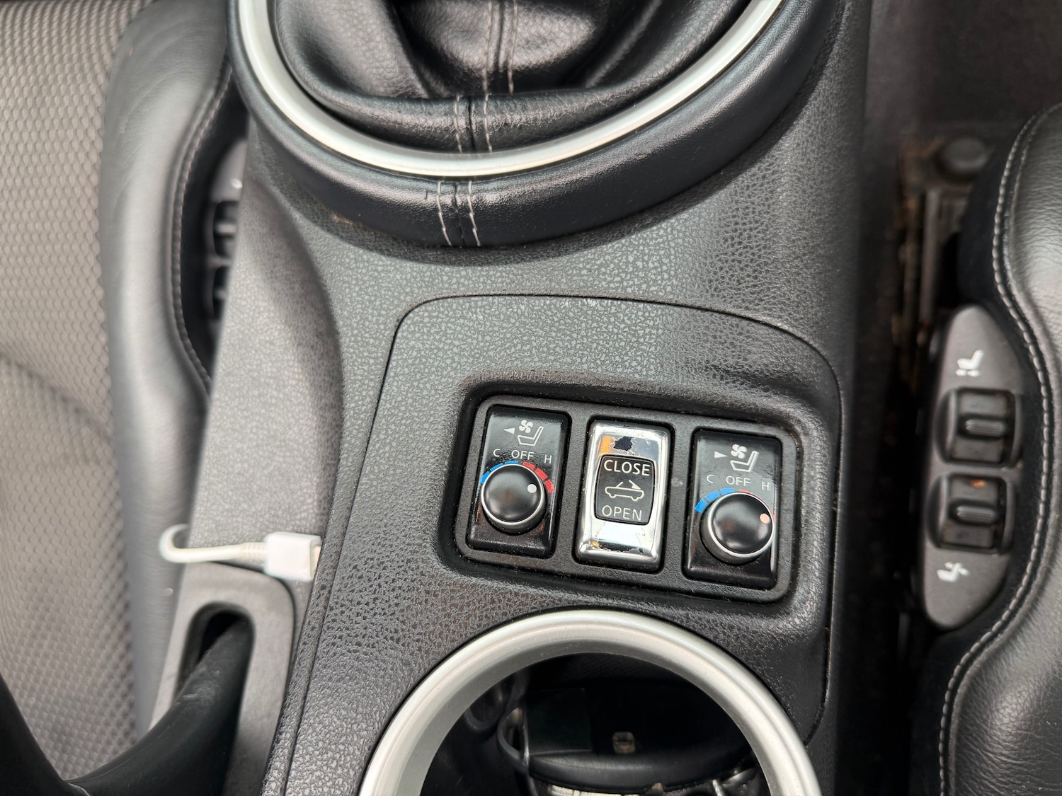 Used Nissan 370 Z 2010 for sale - 77556887: Photo 15