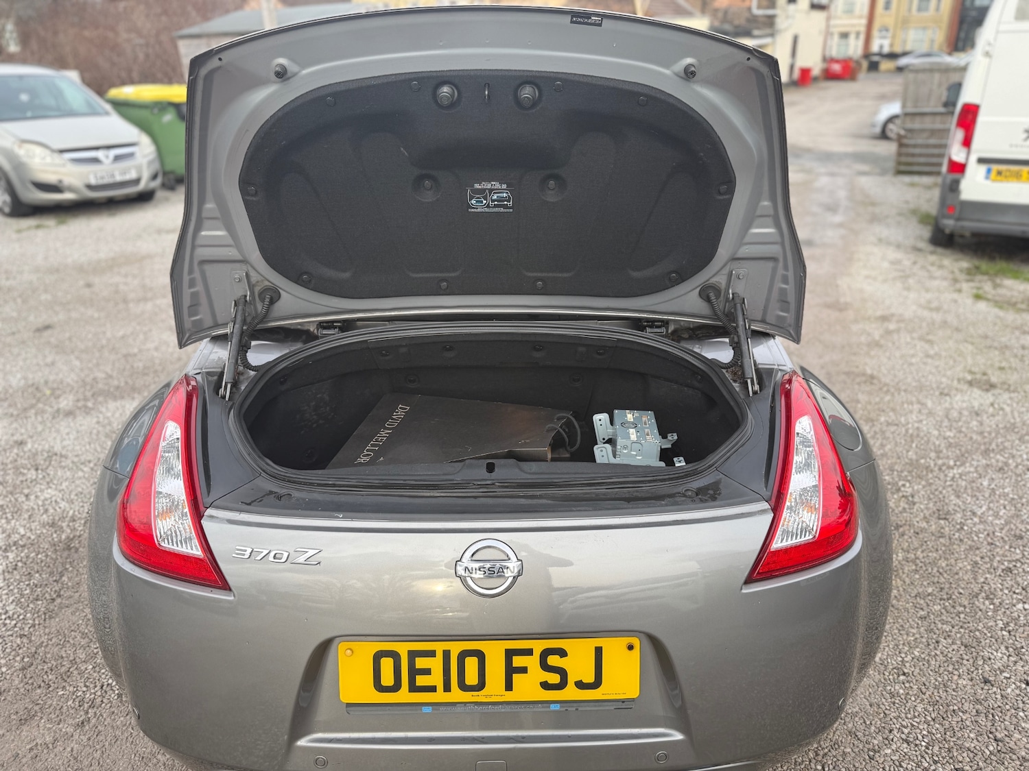 Used Nissan 370 Z 2010 for sale - 77556887: Photo 9