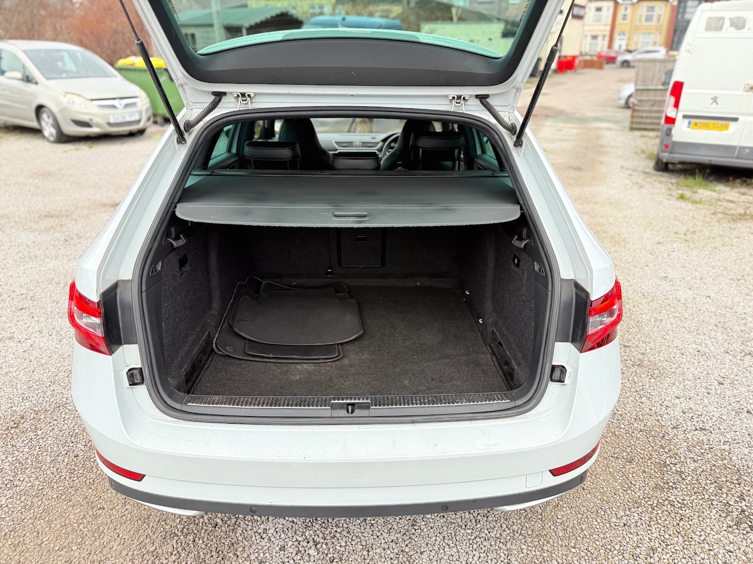 Used Skoda Superb 2018 for sale - 77035761: Photo 39