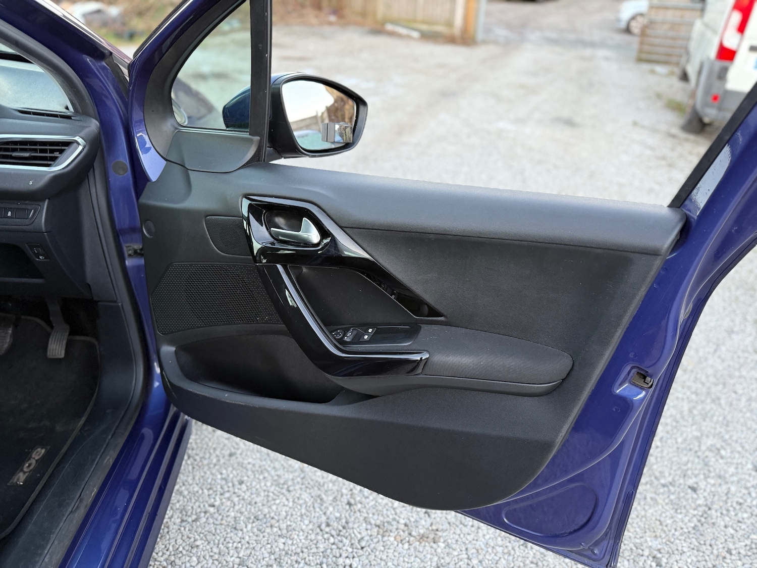 Used Peugeot 208 2014 for sale - 77096828: Photo 26