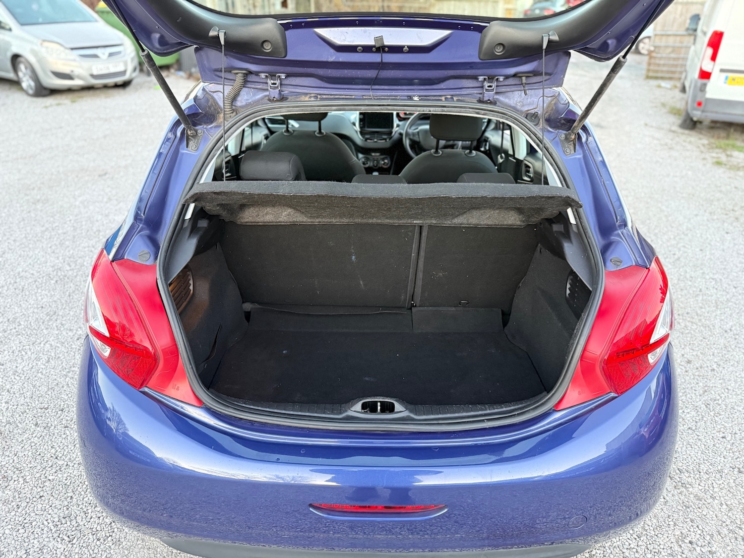 Used Peugeot 208 2014 for sale - 77096828: Photo 27