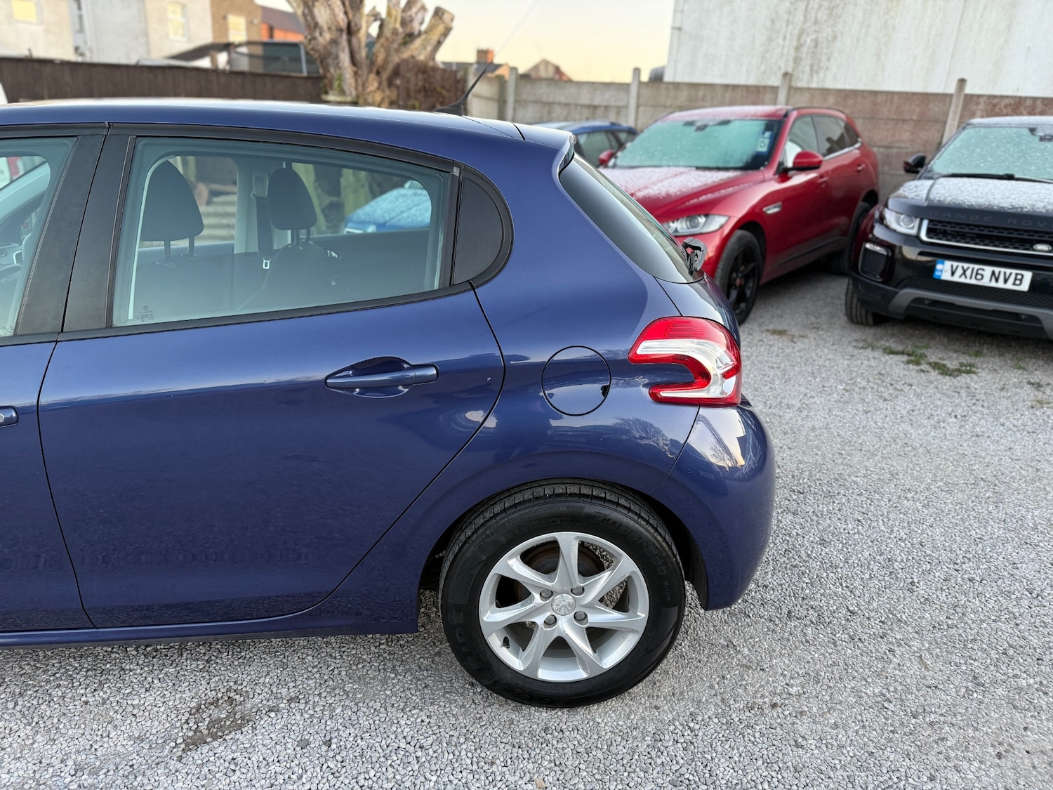 Used Peugeot 208 2014 for sale - 77096828: Photo 32