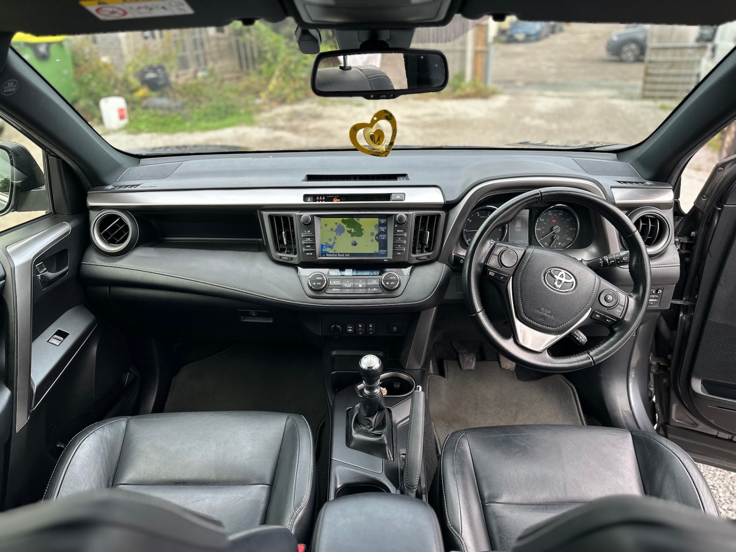 Used Toyota RAV4 2017 for sale - 76330275: Photo 17