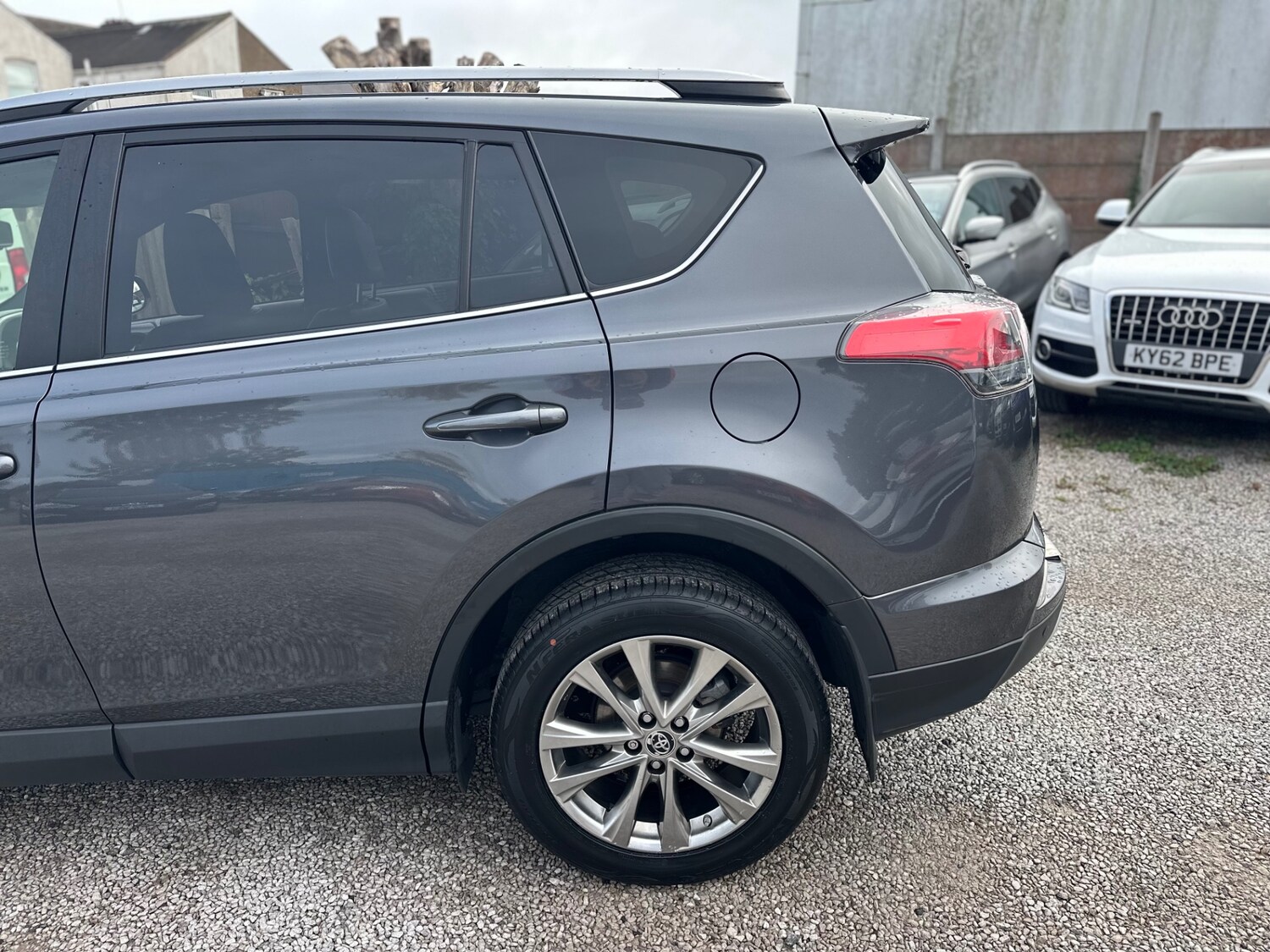 Used Toyota RAV4 2017 for sale - 76330275: Photo 31