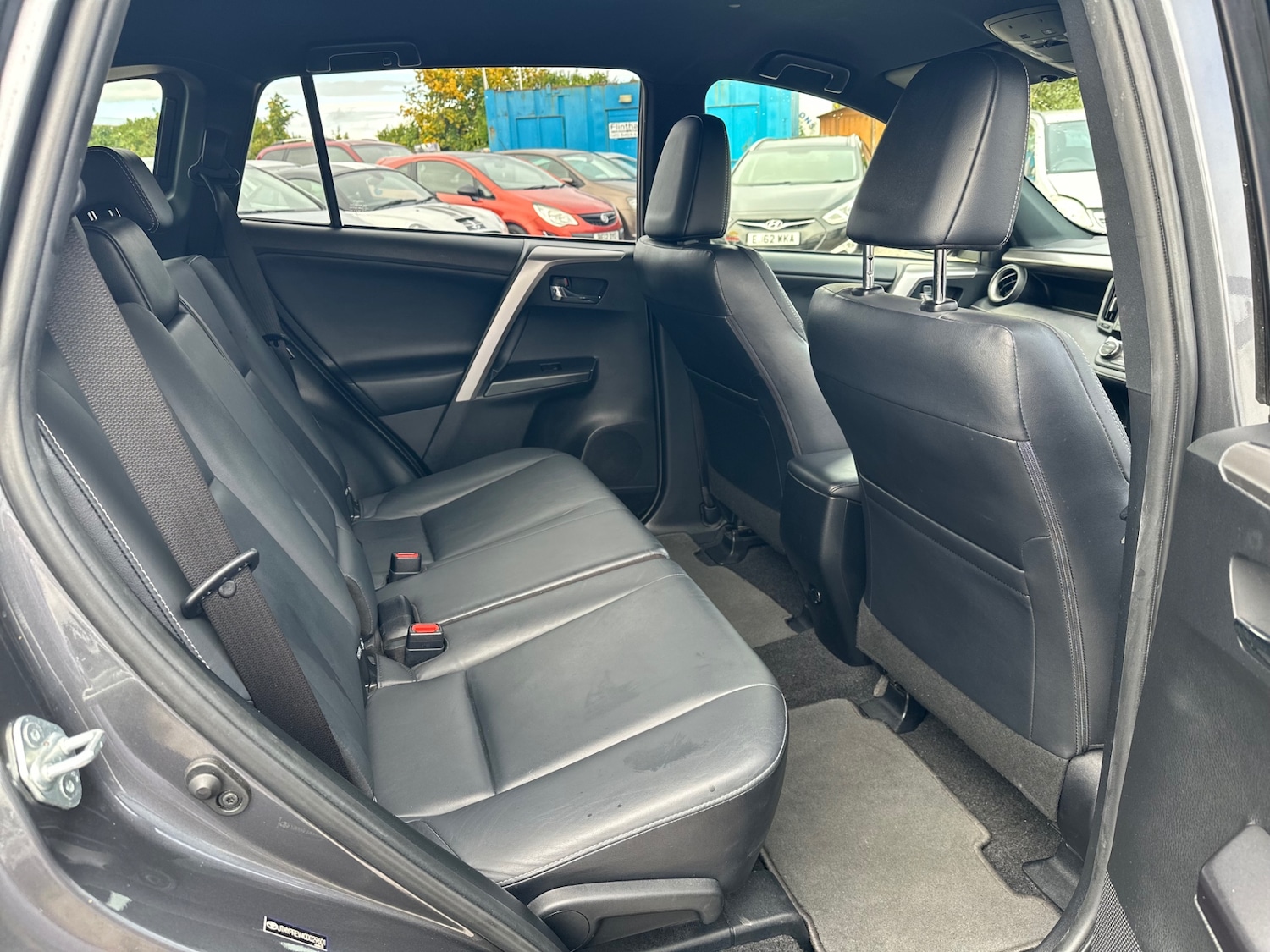 Used Toyota RAV4 2017 for sale - 76330275: Photo 38