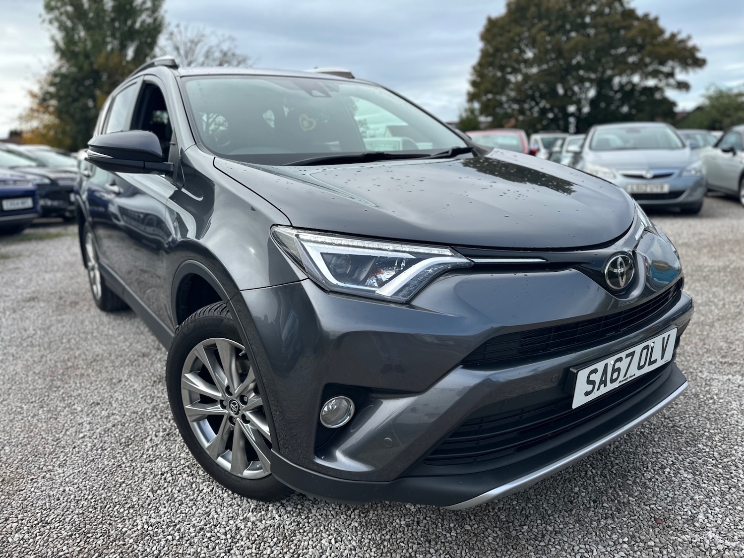 Used Toyota RAV4 2017 for sale - 76330275: Photo 4