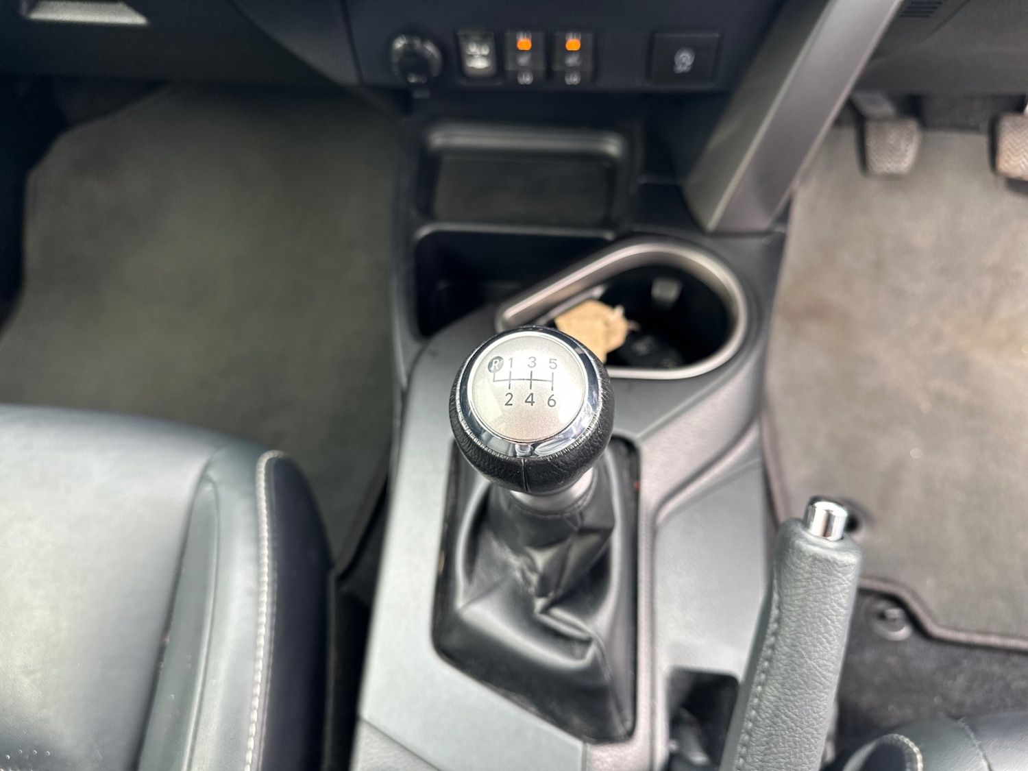 Used Toyota RAV4 2017 for sale - 76330275: Photo 49