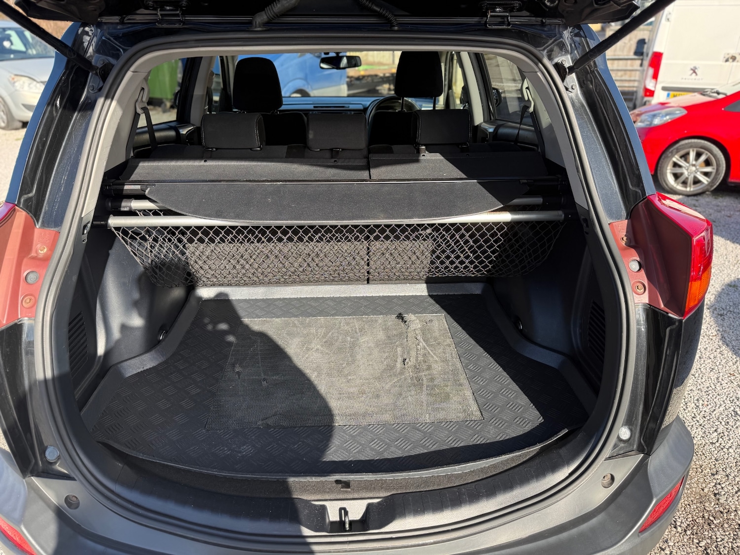 Used Toyota RAV4 2015 for sale - 77731151: Photo 12