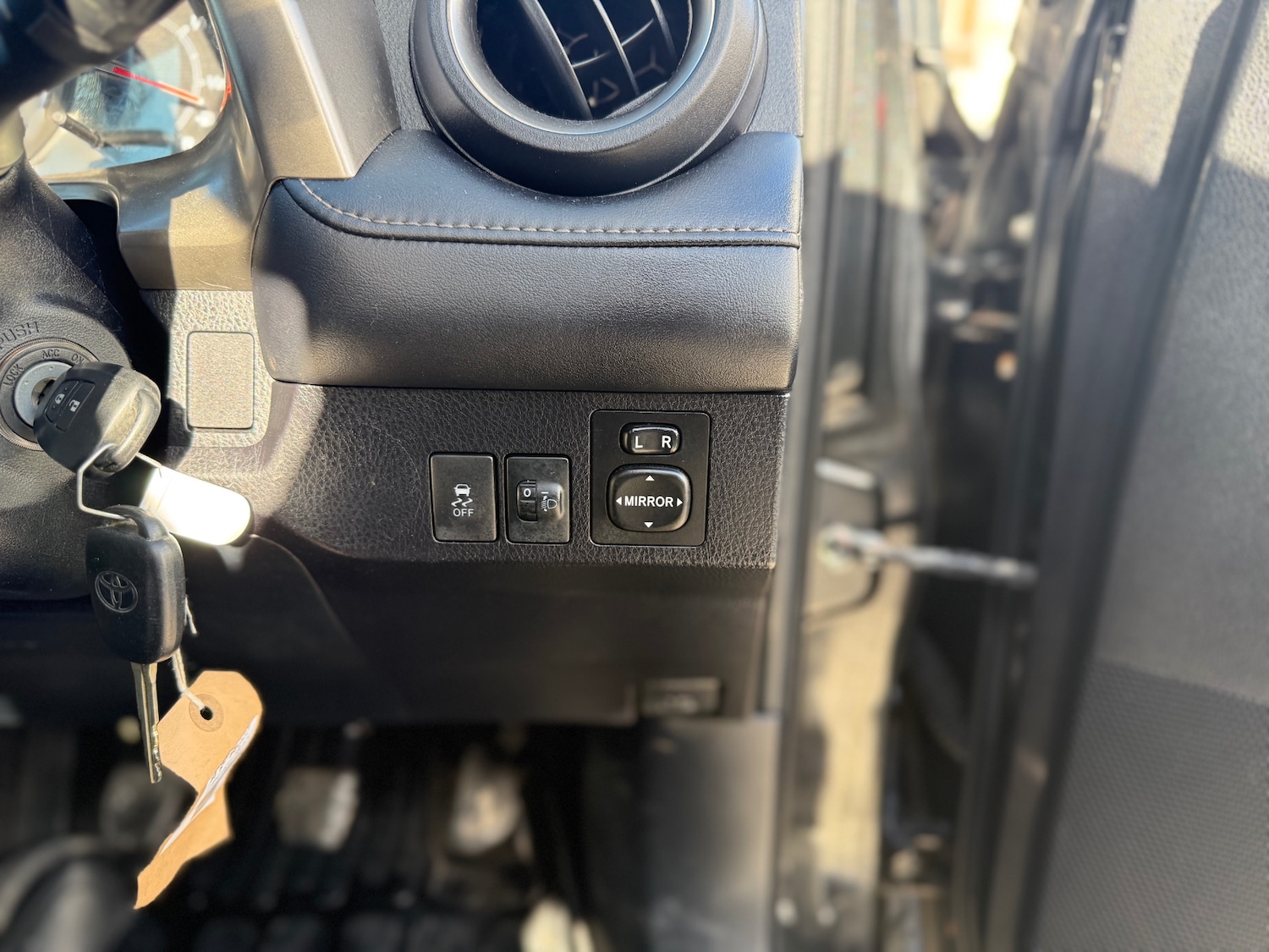 Used Toyota RAV4 2015 for sale - 77731151: Photo 45