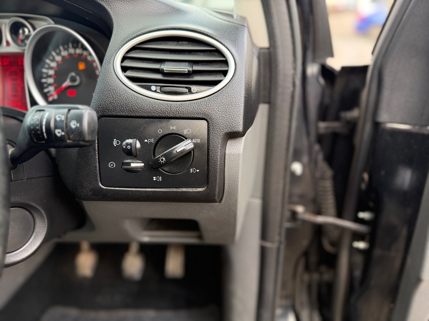 Used Ford Focus 2011 for sale - 77483059: Photo 28