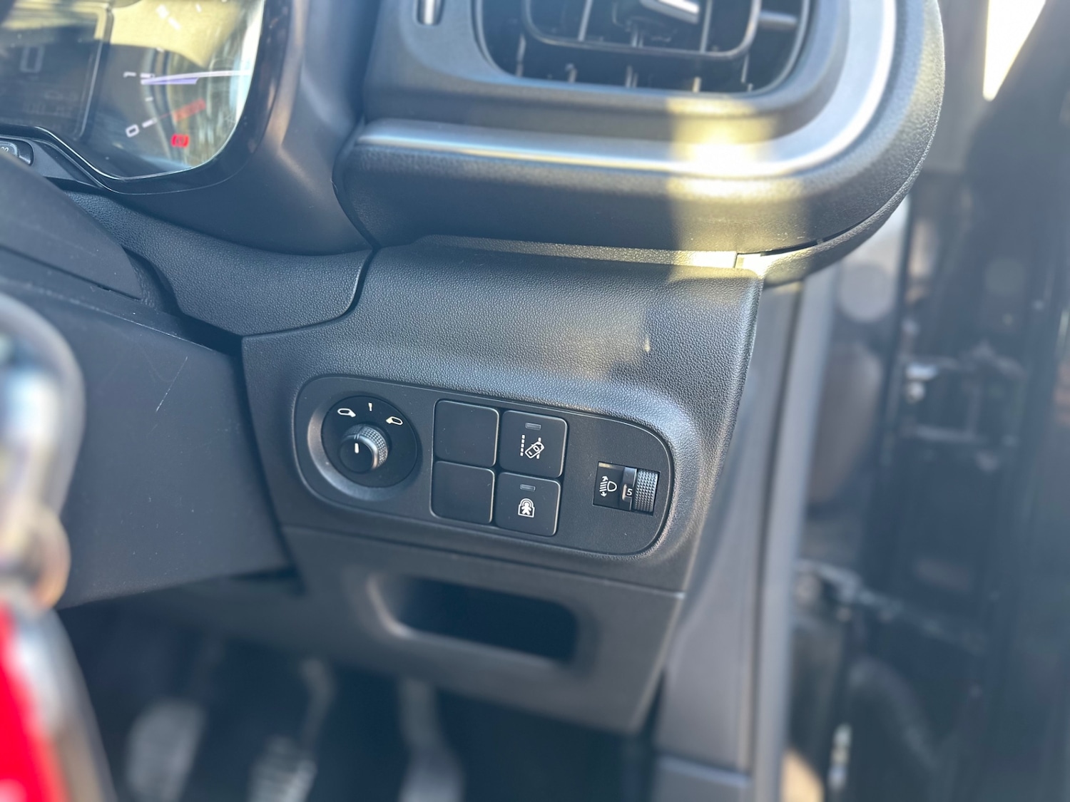 Used Citroen C3 2017 for sale - 76379246: Photo 34