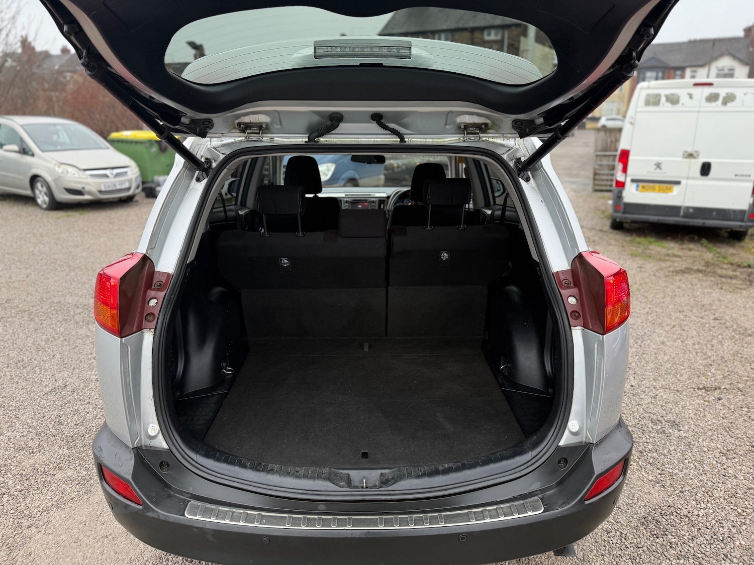 Used Toyota RAV4 2013 for sale - 77240748: Photo 12