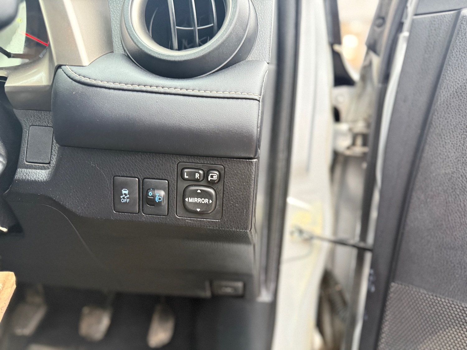 Used Toyota RAV4 2013 for sale - 77240748: Photo 45