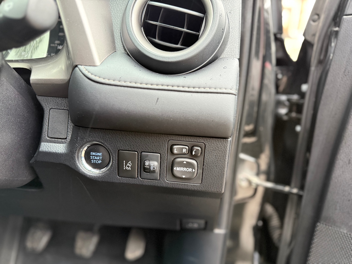 Used Toyota RAV4 2016 for sale - 77300692: Photo 15