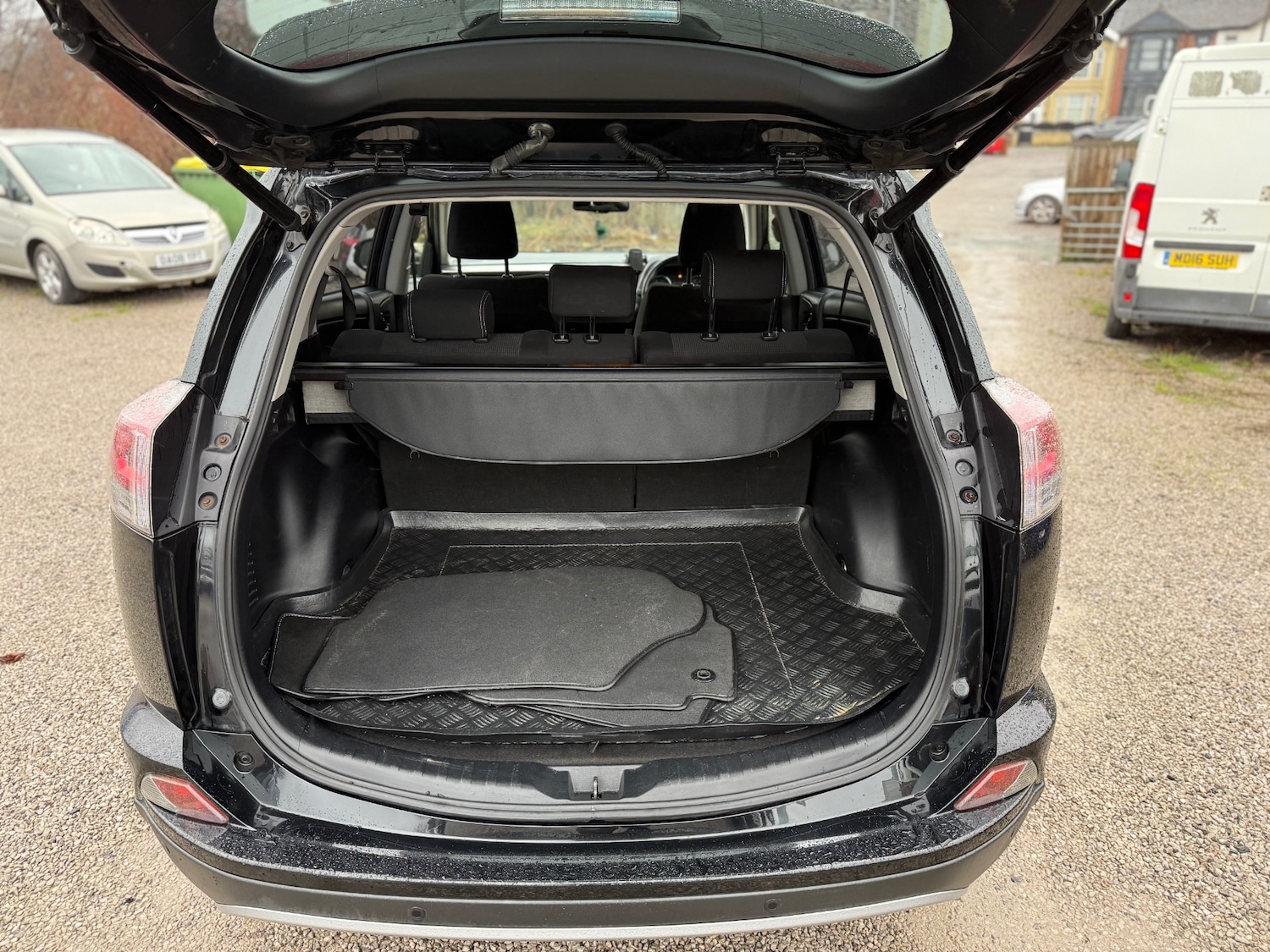 Used Toyota RAV4 2016 for sale - 77300692: Photo 38