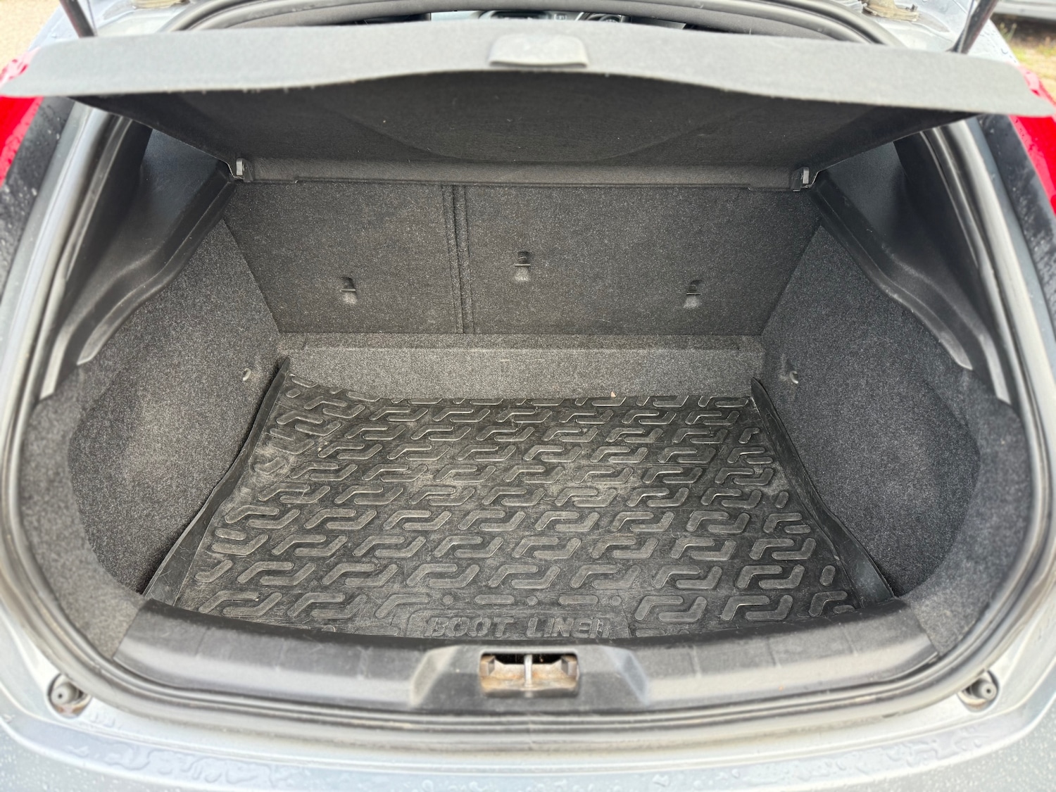 Used Volvo V40 2015 for sale - 76919438: Photo 11