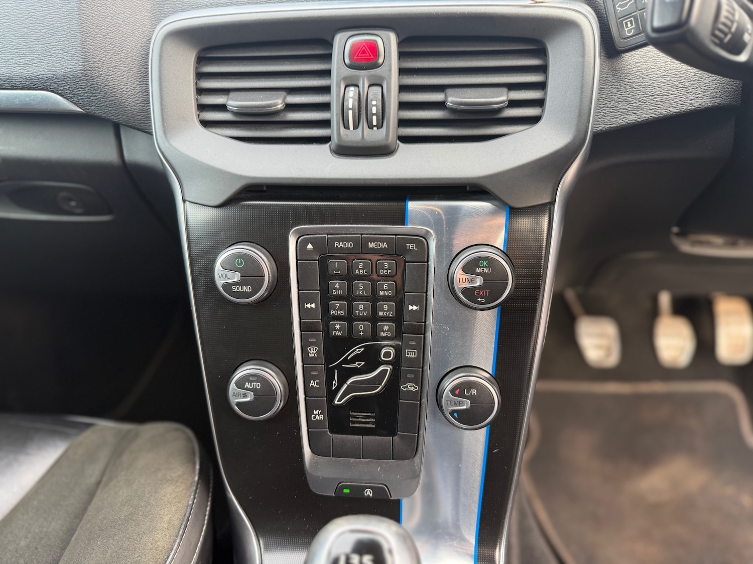 Used Volvo V40 2015 for sale - 76919438: Photo 18