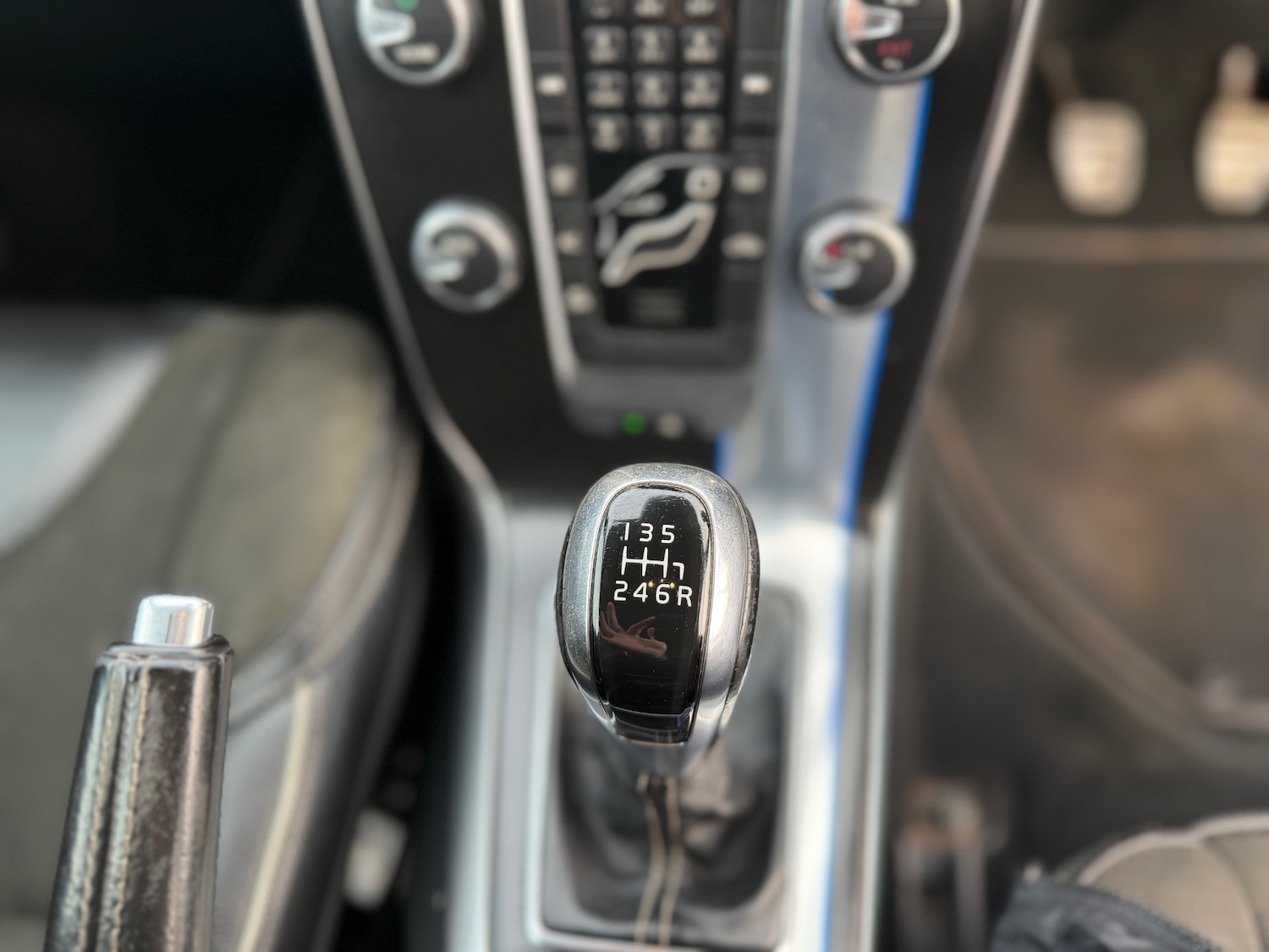 Used Volvo V40 2015 for sale - 76919438: Photo 19