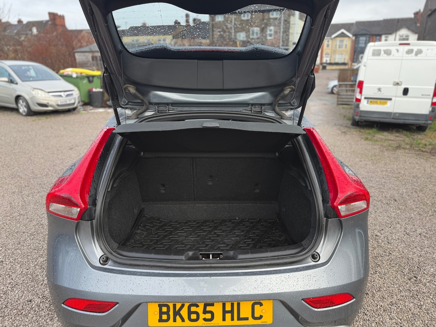 Used Volvo V40 2015 for sale - 76919438: Photo 45