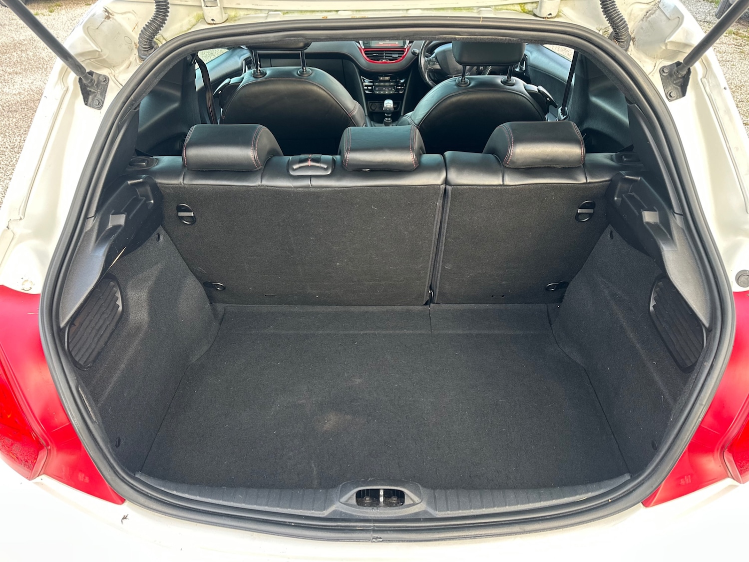 Used Peugeot 208 2015 for sale - 76895646: Photo 14