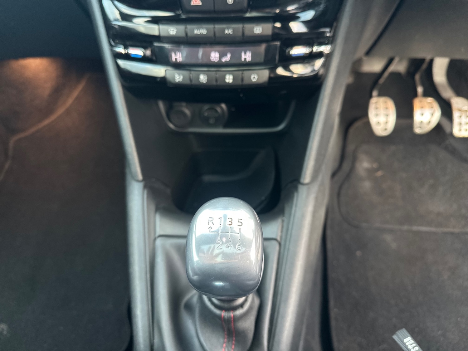 Used Peugeot 208 2015 for sale - 76895646: Photo 20