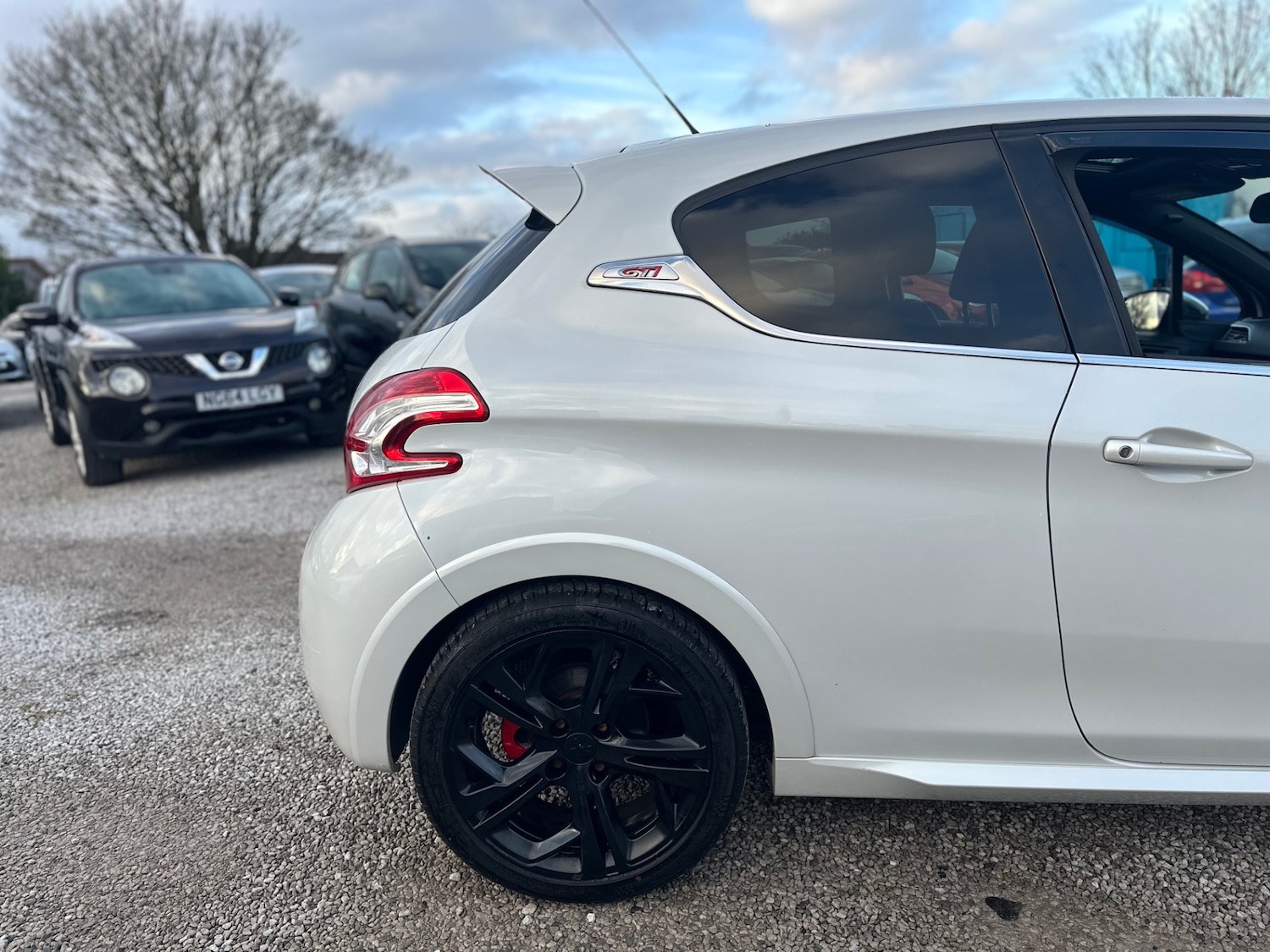 Used Peugeot 208 2015 for sale - 76895646: Photo 25
